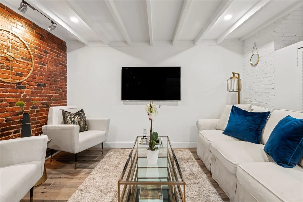 2 bed, 1 bath apartment for rent at 68 Telegraph St Unit 1, South Boston — photo 9 of 31
