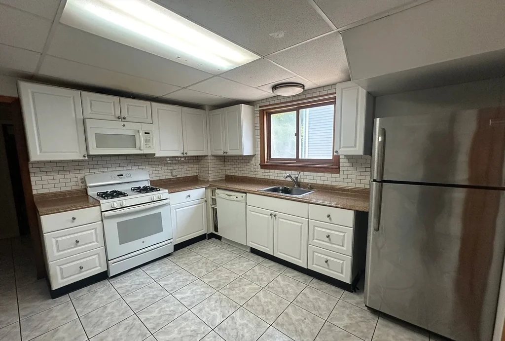 2 bed, 1 bath apartment for rent at 68 Trull Unit 1, Magoun Square