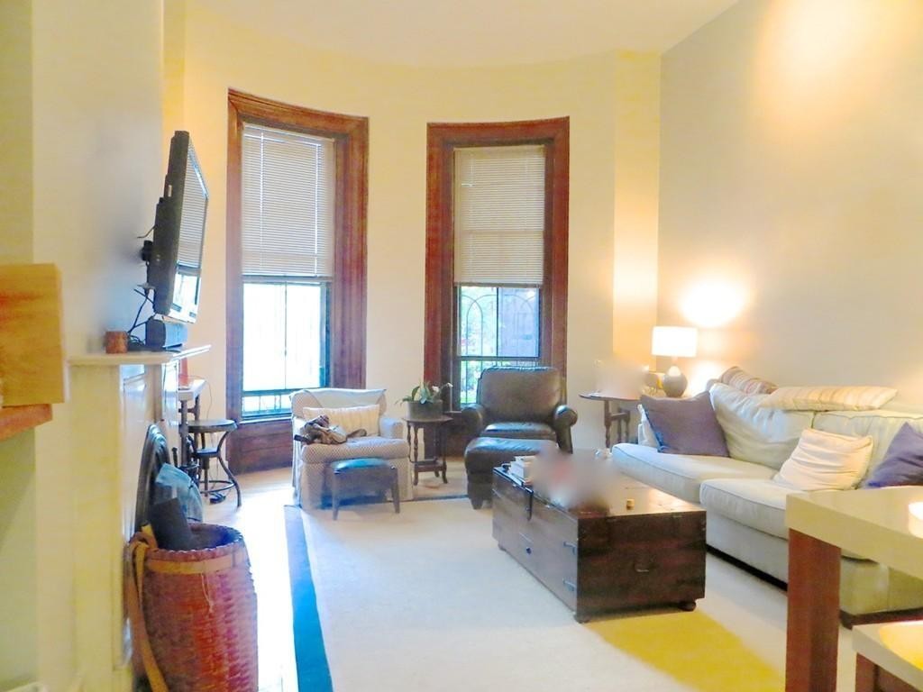 2 bed, 1 bath apartment for rent at 68 Waltham St Unit 2, Boston — photo 2 of 18