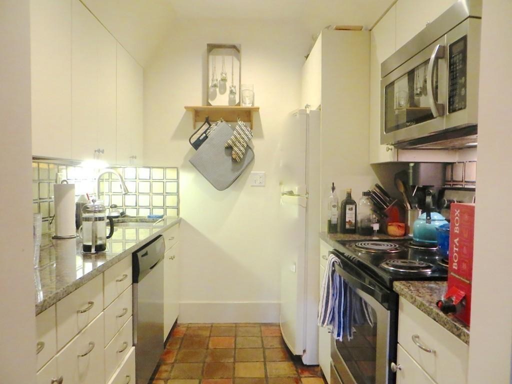 2 bed, 1 bath apartment for rent at 68 Waltham St Unit 2, Boston — photo 6 of 18