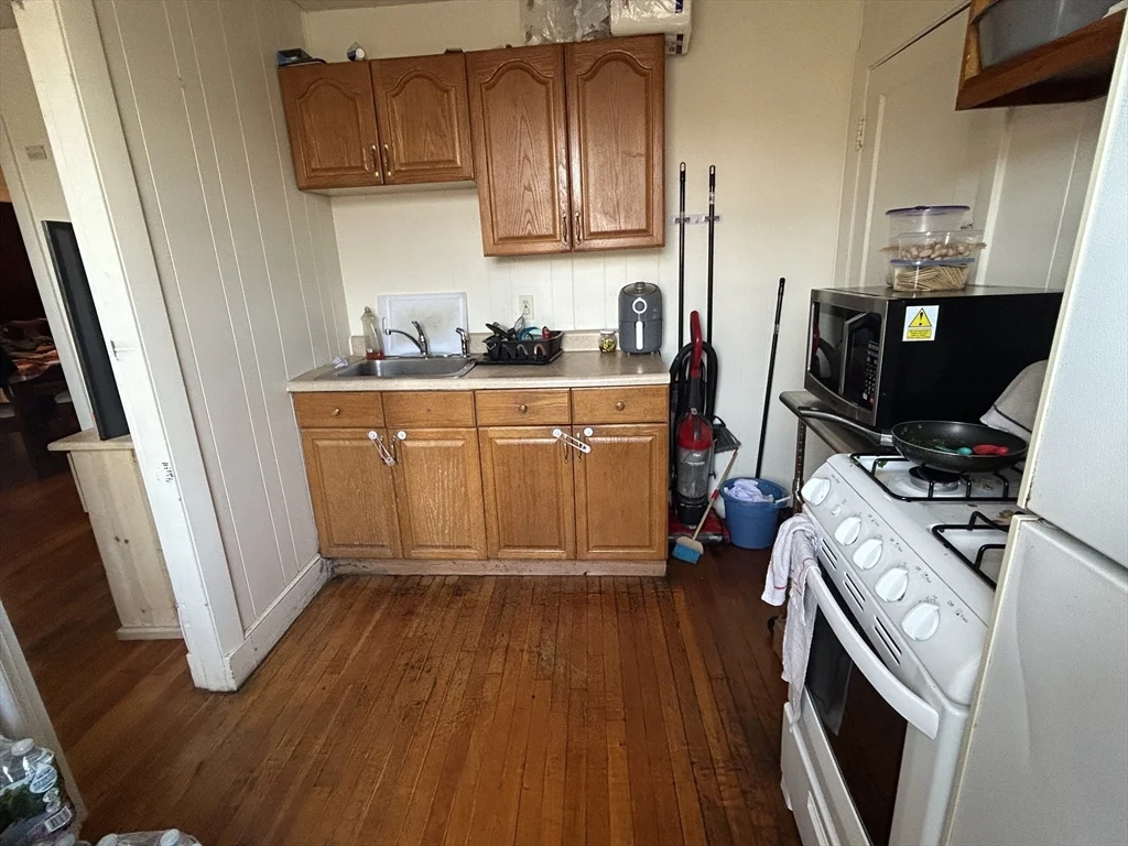 Studio bed, 1 bath apartment for rent at 68 Washington St Unit 16, Malden — photo 2 of 8