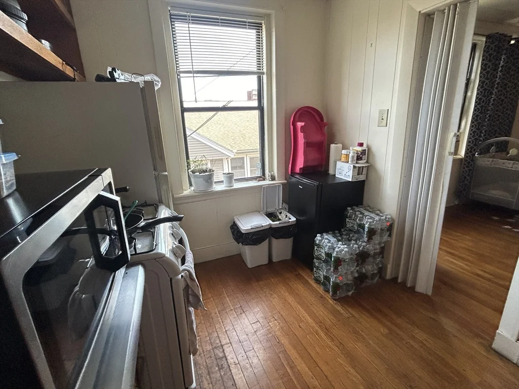 Studio bed, 1 bath apartment for rent at 68 Washington St Unit 16, Malden — photo 3 of 8