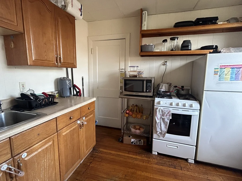 Studio bed, 1 bath apartment for rent at 68 Washington St Unit 16, Malden — photo 1 of 8