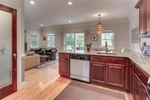 4 bed, 3 bath apartment for rent at 68 Waverley Ave Unit 1, Newton Corner — photo 8 of 15