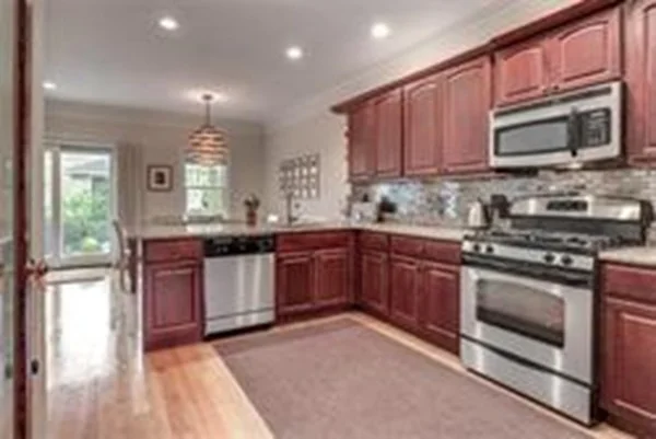 4 bed, 3 bath apartment for rent at 68 Waverley Ave Unit 1, Newton Corner — photo 4 of 15
