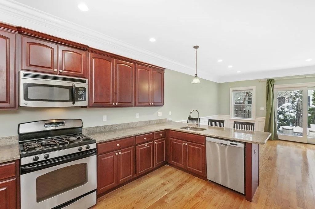 4 bed, 3 bath apartment for rent at 68 Waverley Ave Unit 2, Newton Corner — photo 5 of 29