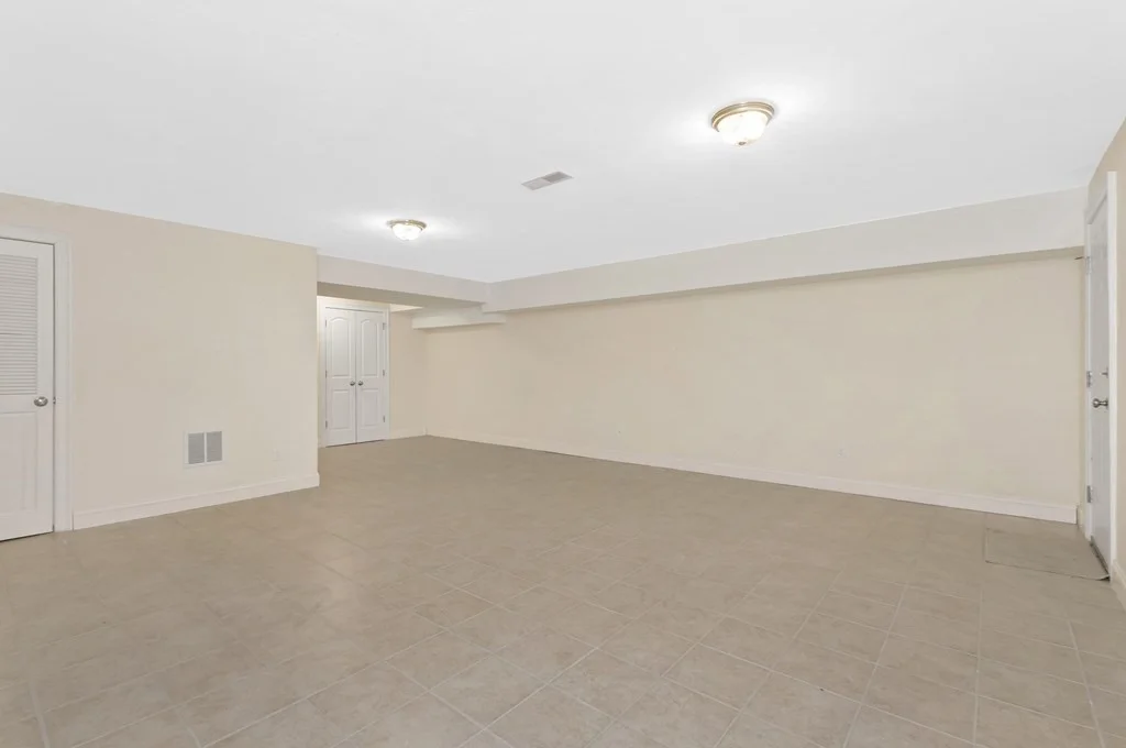 4 bed, 3 bath apartment for rent at 68 Waverley Ave Unit 2, Newton Corner — photo 23 of 29