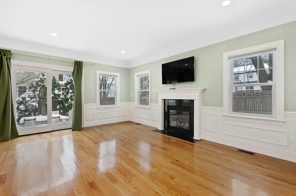4 bed, 3 bath apartment for rent at 68 Waverley Ave Unit 2, Newton Corner — photo 4 of 29