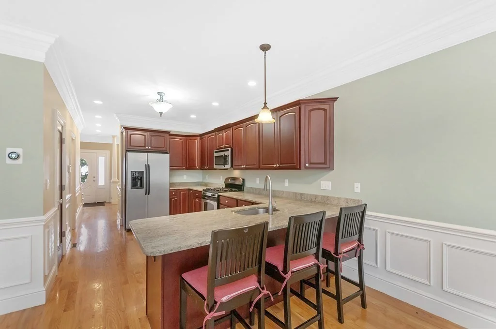 4 bed, 3 bath apartment for rent at 68 Waverley Ave Unit 2, Newton Corner — photo 7 of 29