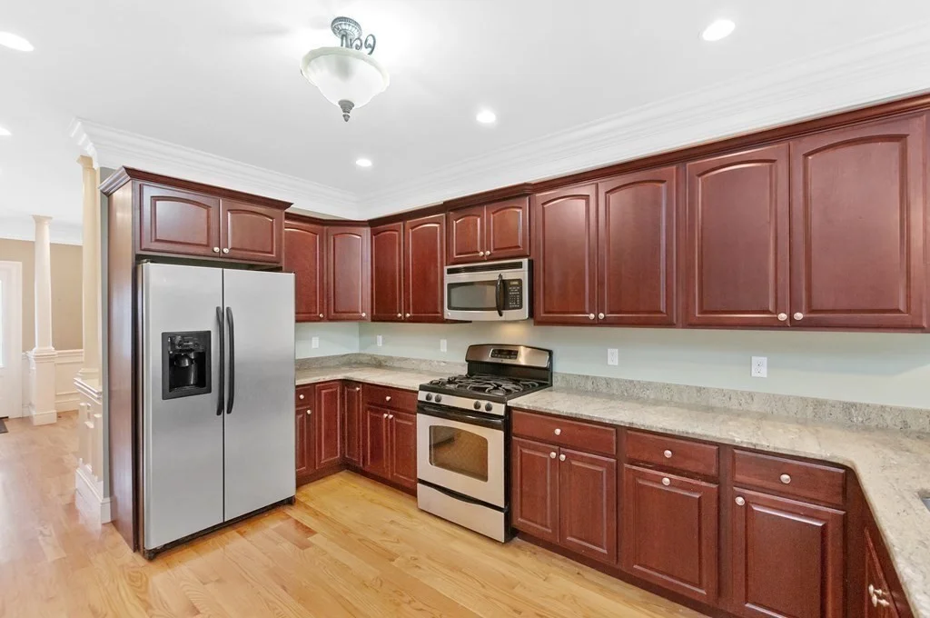 4 bed, 3 bath apartment for rent at 68 Waverley Ave Unit 2, Newton Corner — photo 6 of 29