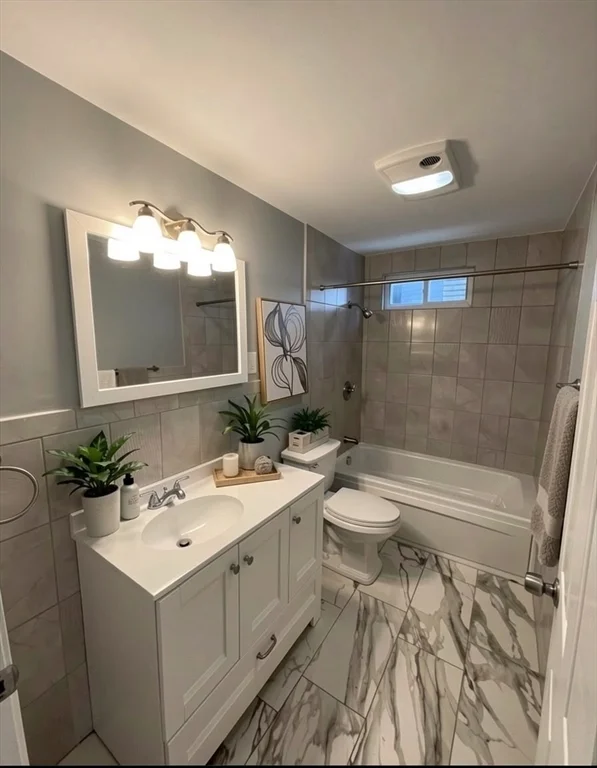 3 bed, 1 bath apartment for rent at 68 Williams St Unit 1, Jamaica Plain — photo 4 of 17