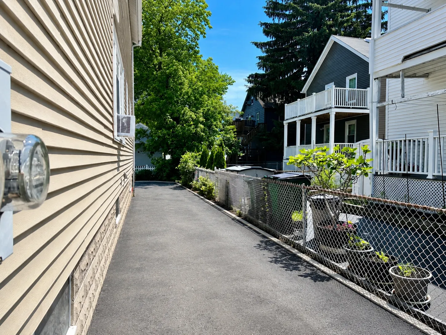 2 bed, 1 bath apartment for rent at 68 Willis Ave Unit 1, South Medford — photo 2 of 22