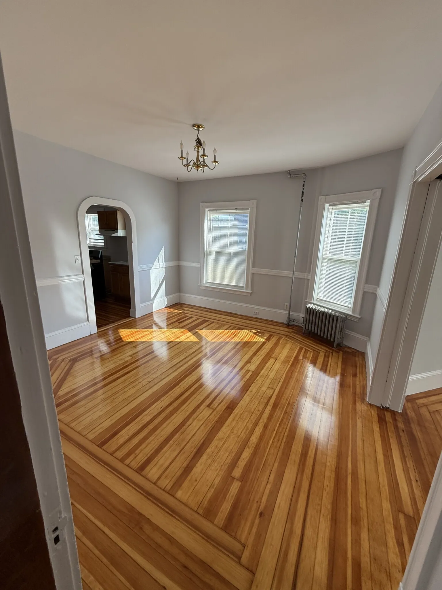 5 bed, 2 bath apartment for rent at 68 Willow Ave Unit X, Davis Square — photo 5 of 24