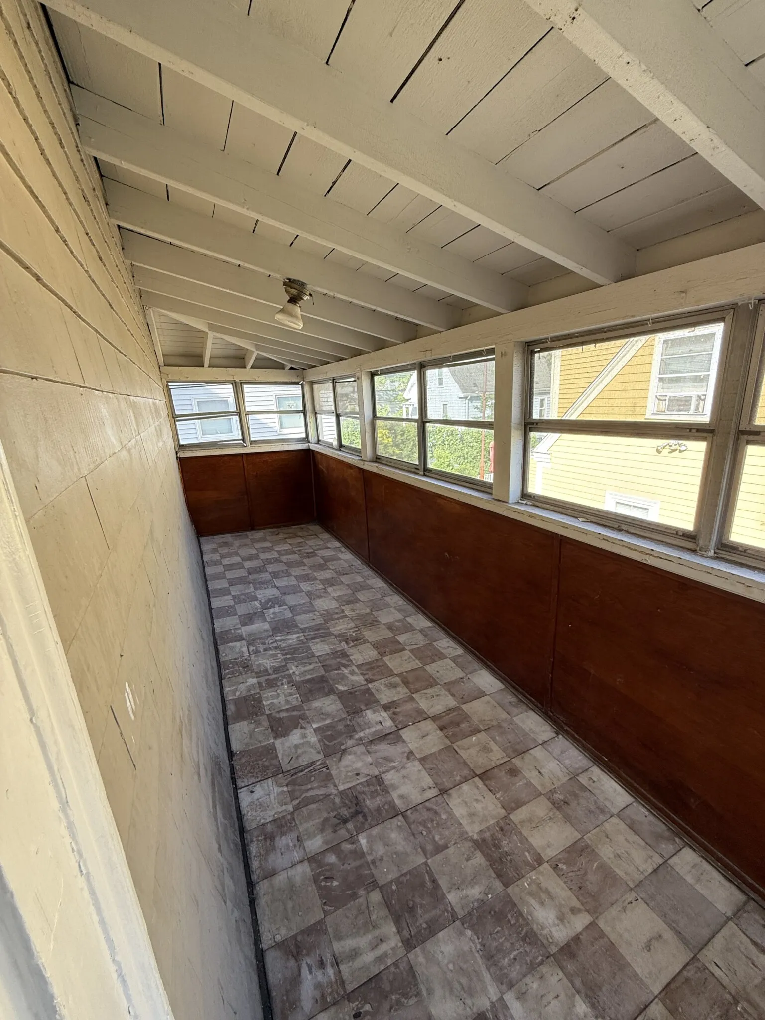 5 bed, 2 bath apartment for rent at 68 Willow Ave Unit X, Davis Square — photo 14 of 24