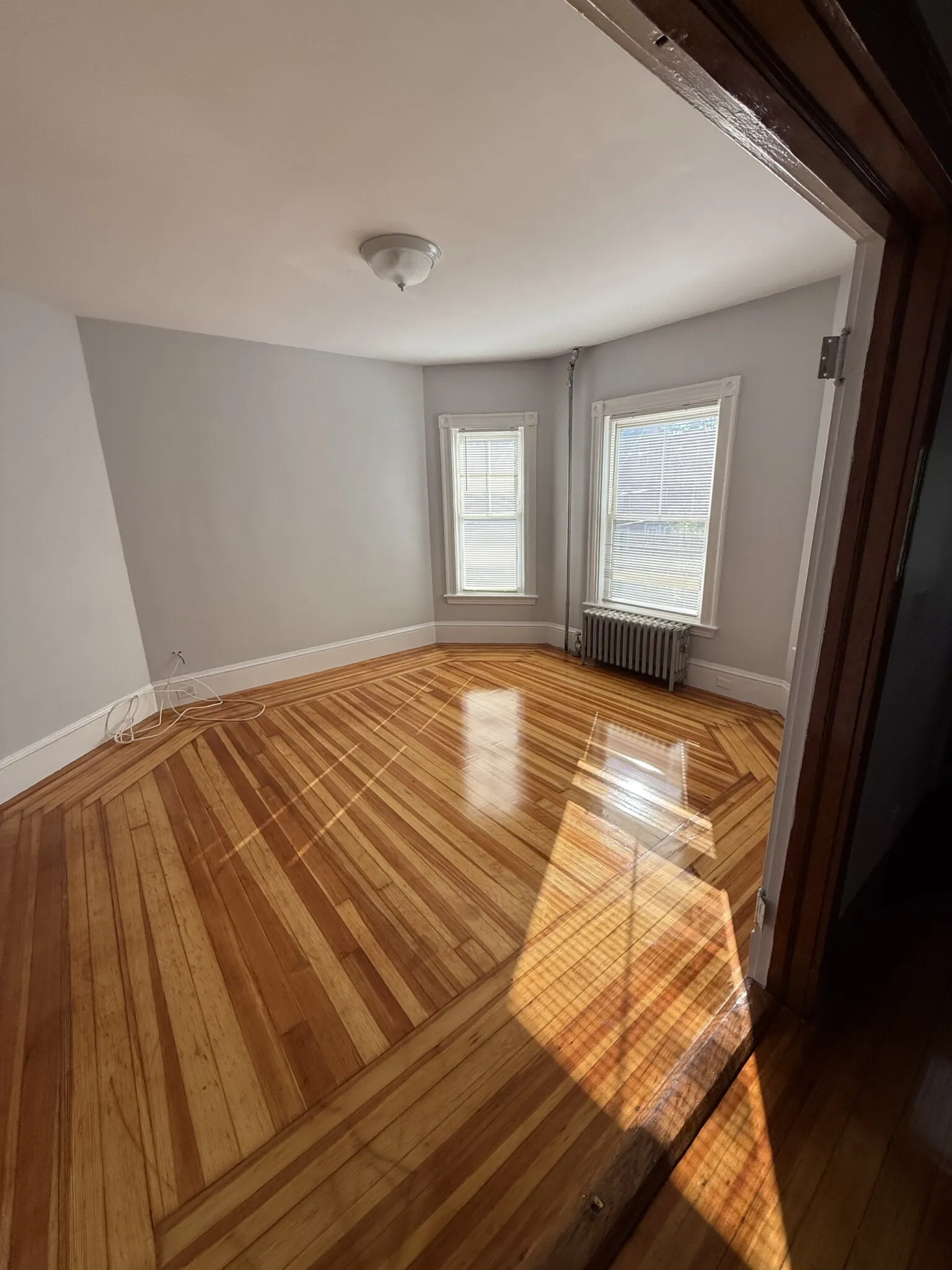 5 bed, 2 bath apartment for rent at 68 Willow Ave Unit X, Davis Square — photo 2 of 24