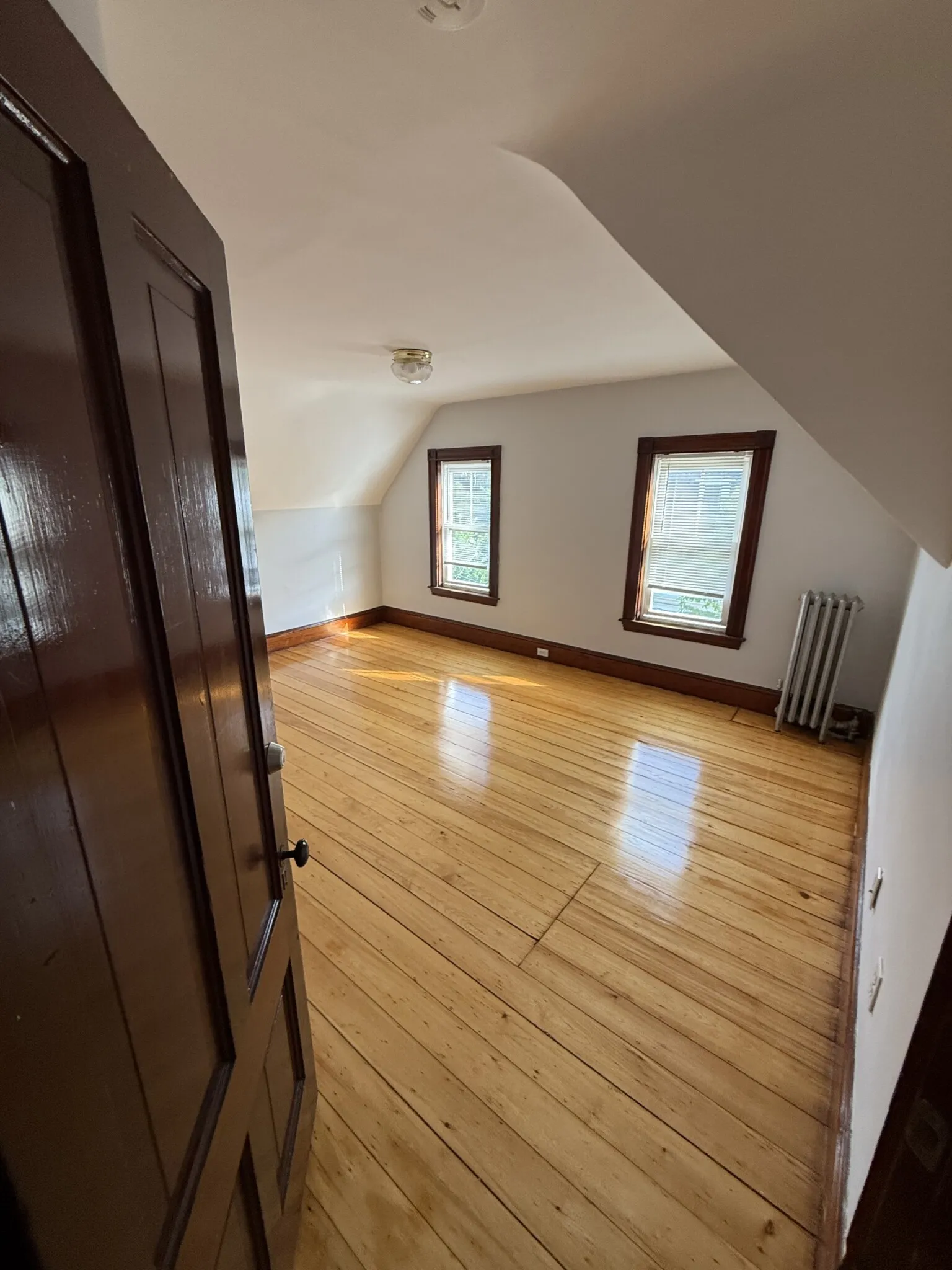 5 bed, 2 bath apartment for rent at 68 Willow Ave Unit X, Davis Square — photo 21 of 24