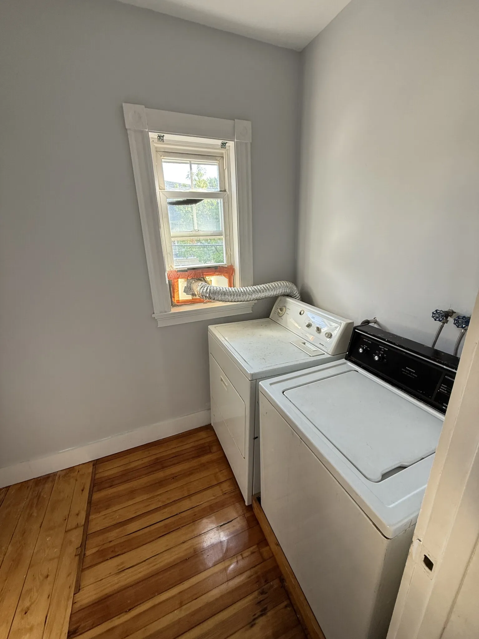 5 bed, 2 bath apartment for rent at 68 Willow Ave Unit X, Davis Square — photo 8 of 24