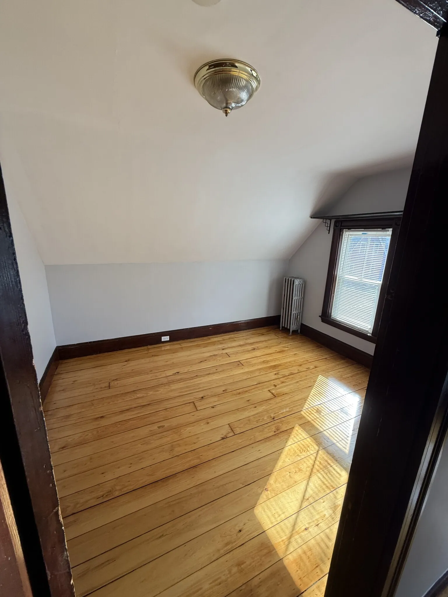 5 bed, 2 bath apartment for rent at 68 Willow Ave Unit X, Davis Square — photo 16 of 24