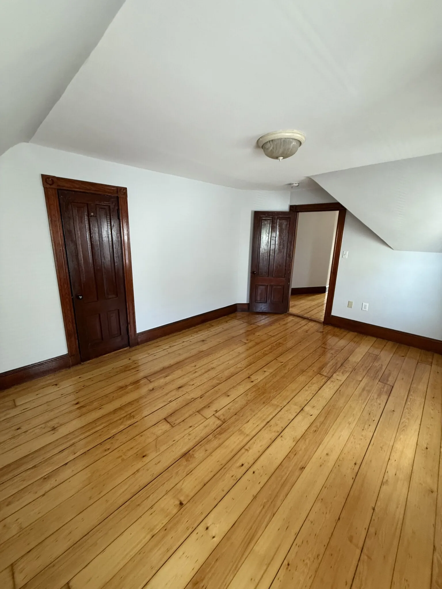 5 bed, 2 bath apartment for rent at 68 Willow Ave Unit X, Davis Square — photo 20 of 24
