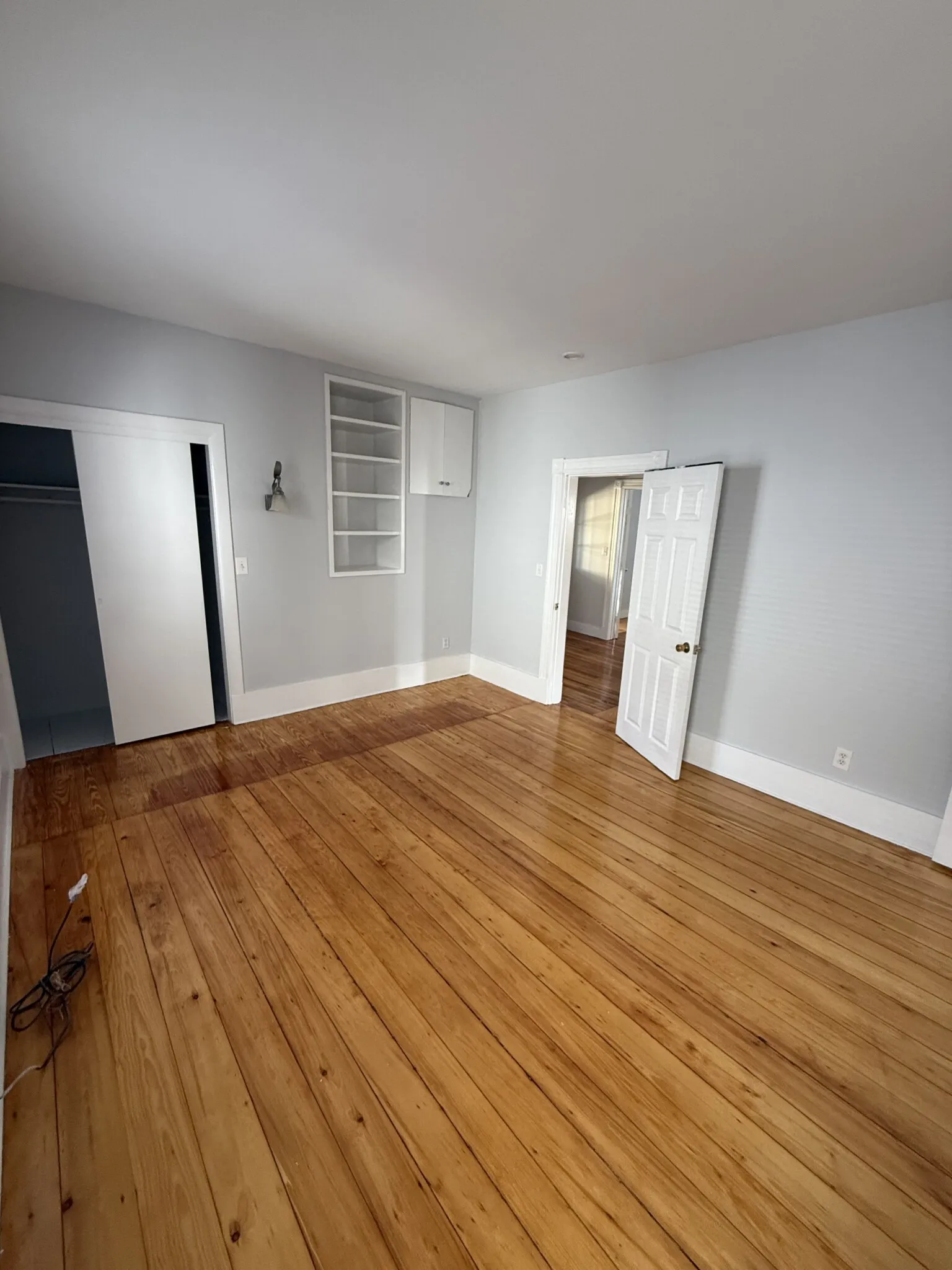 5 bed, 2 bath apartment for rent at 68 Willow Ave Unit X, Davis Square — photo 10 of 24