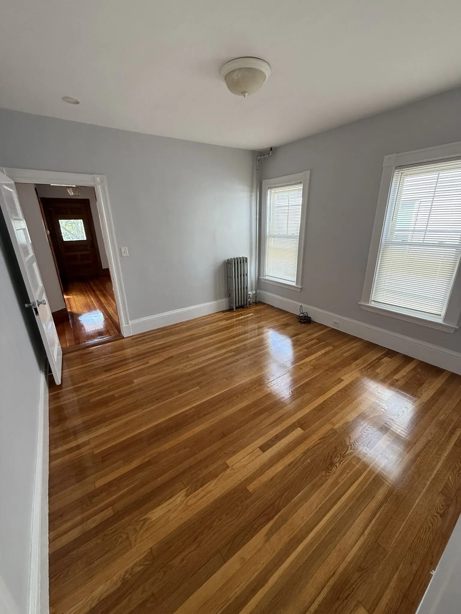 5 bed, 2 bath apartment for rent at 68 Willow Ave Unit X, Davis Square — photo 11 of 24