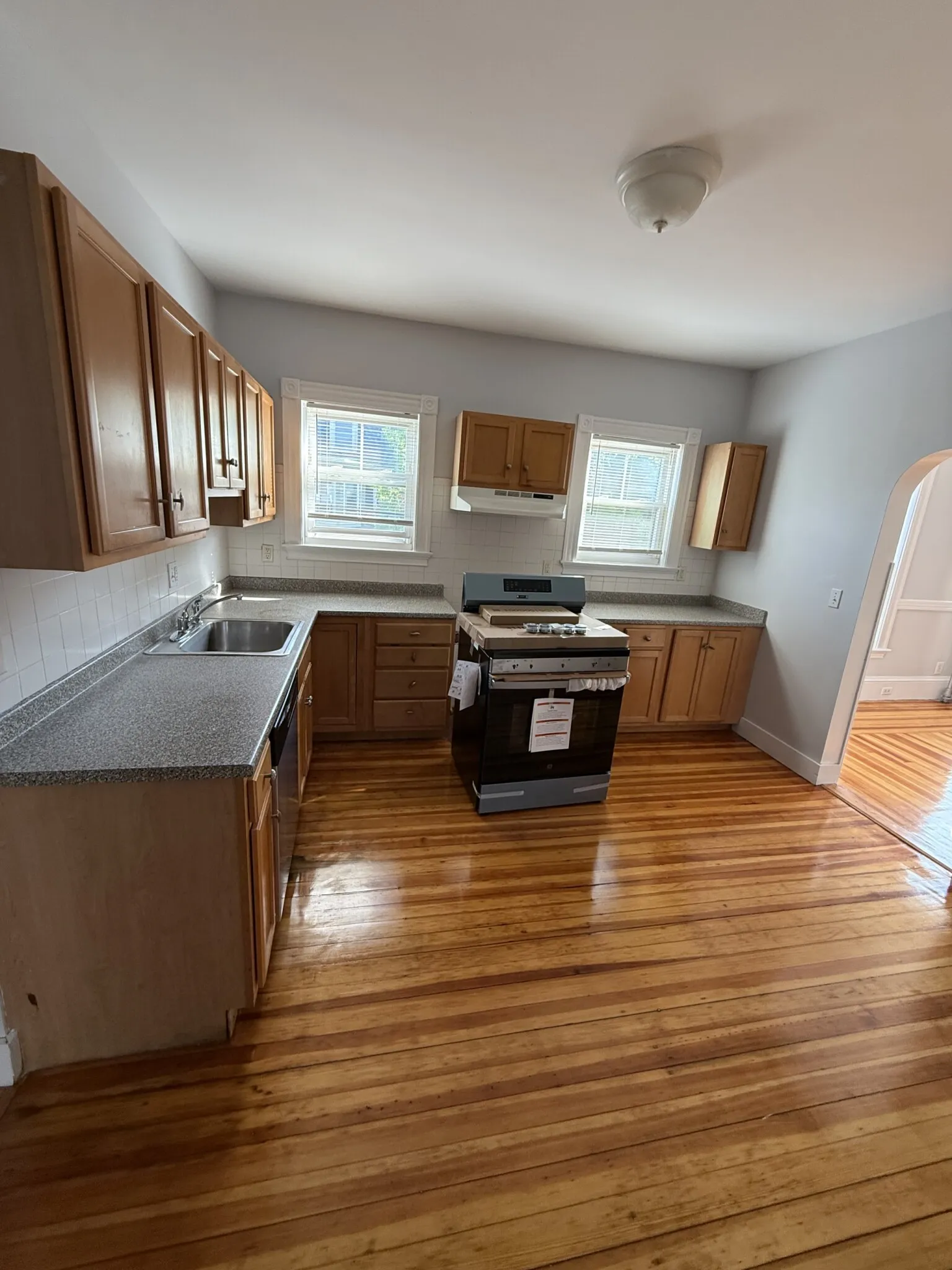 5 bed, 2 bath apartment for rent at 68 Willow Ave Unit X, Davis Square — photo 1 of 24