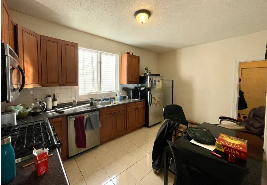 3 bed, 1 bath apartment for rent at 68 Winchester St Unit 1, South Medford — photo 1 of 9