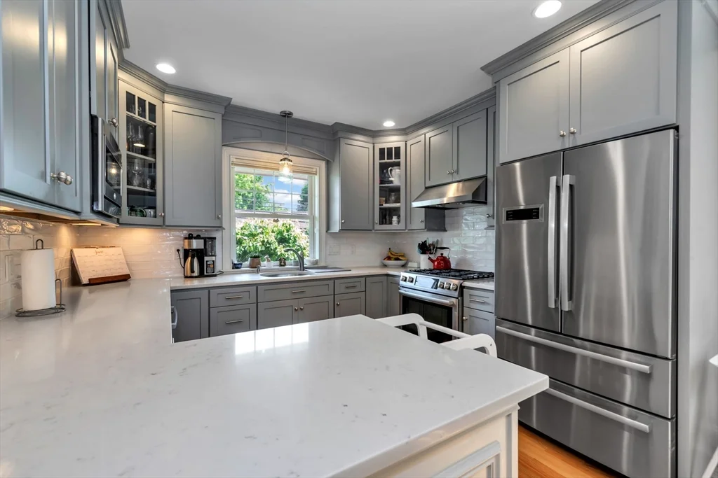 3 bed, 2 bath apartment for rent at 68 Woburn St Unit 68, Lexington — photo 9 of 30