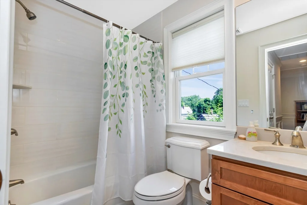 3 bed, 2 bath apartment for rent at 68 Woburn St Unit 68, Lexington — photo 17 of 30