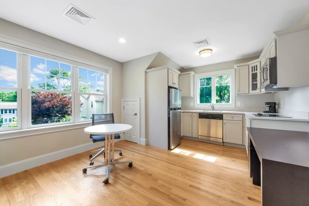 3 bed, 2 bath apartment for rent at 68 Woburn St Unit 68, Lexington — photo 24 of 30