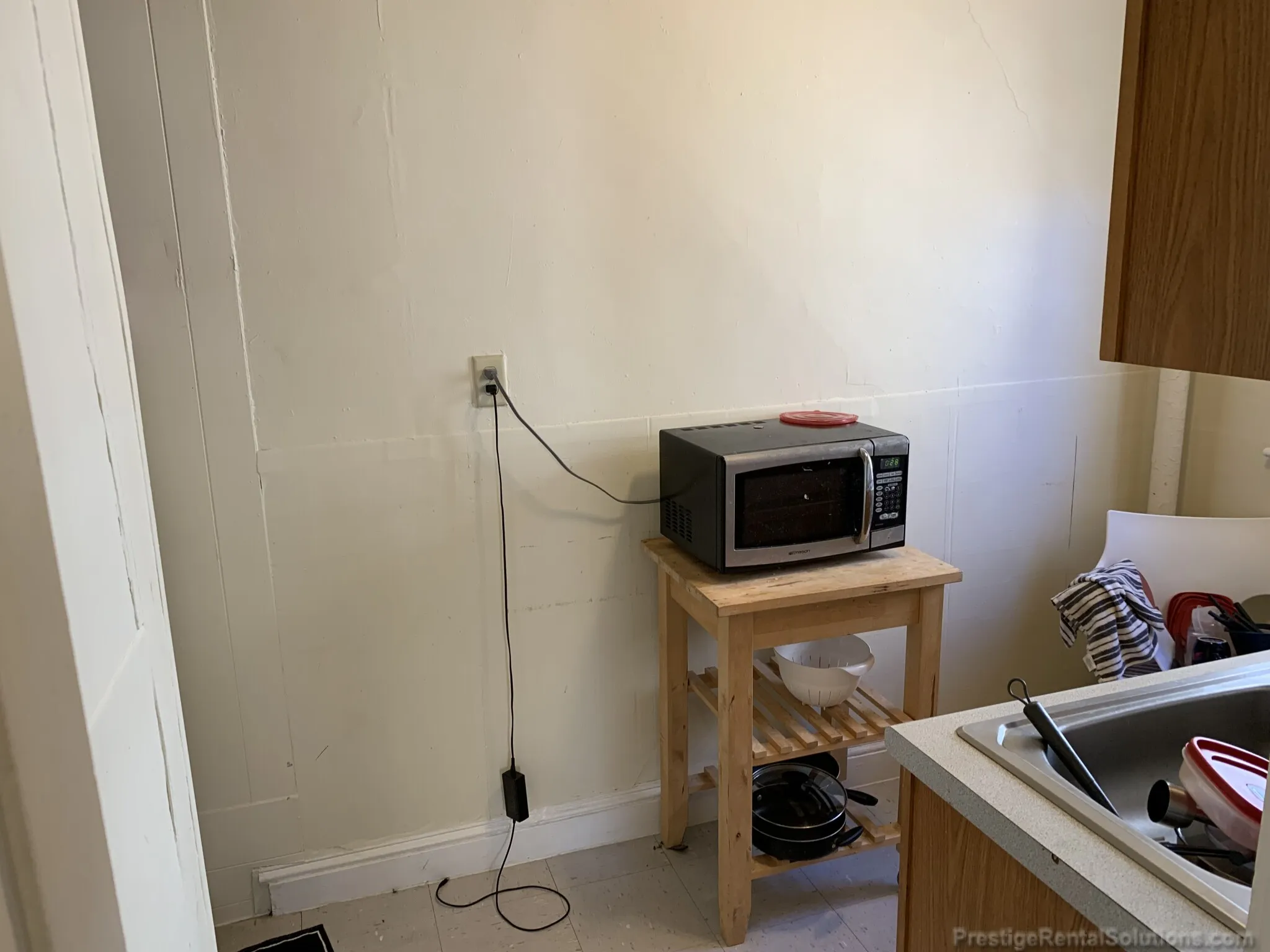 Studio bed, 1 bath apartment for rent at 68 Woodstock Ave Unit 1, Brighton — photo 10 of 13
