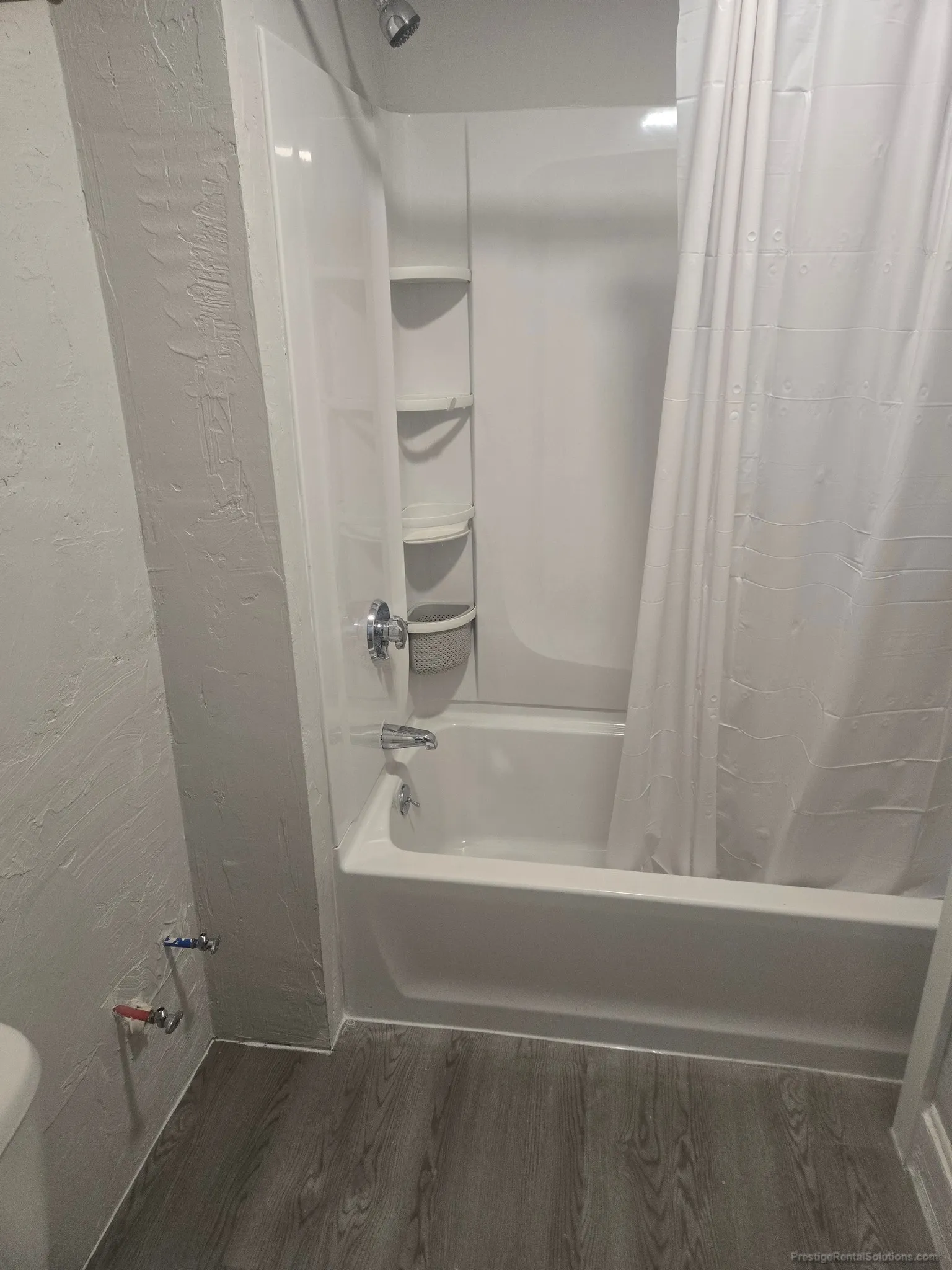 Studio bed, 1 bath apartment for rent at 68 Woodstock Ave Unit 1, Brighton — photo 4 of 13