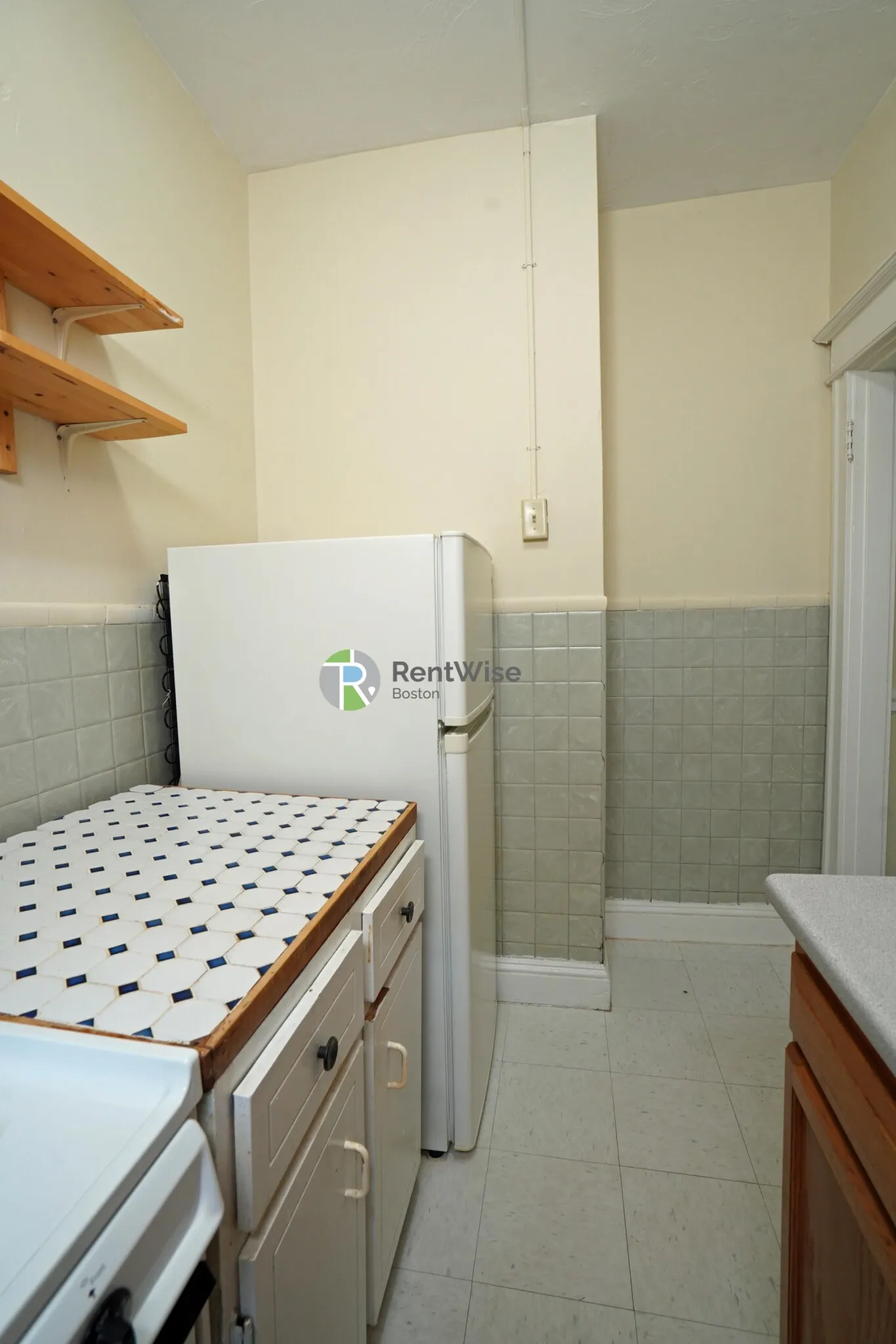 1 bed, 1 bath apartment for rent at 68 Woodstock Ave Unit 11, Brighton — photo 9 of 22
