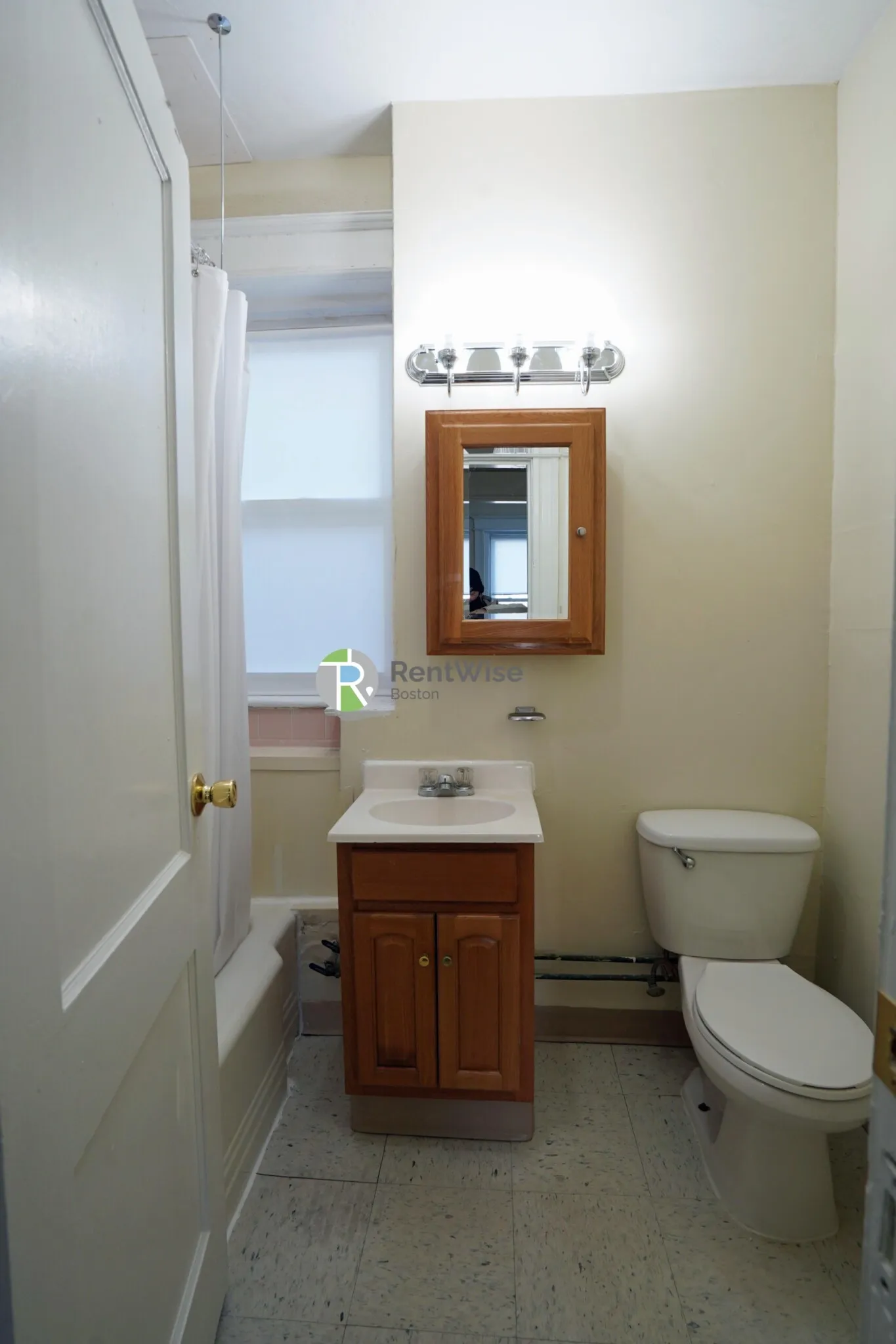 1 bed, 1 bath apartment for rent at 68 Woodstock Ave Unit 11, Brighton — photo 10 of 22