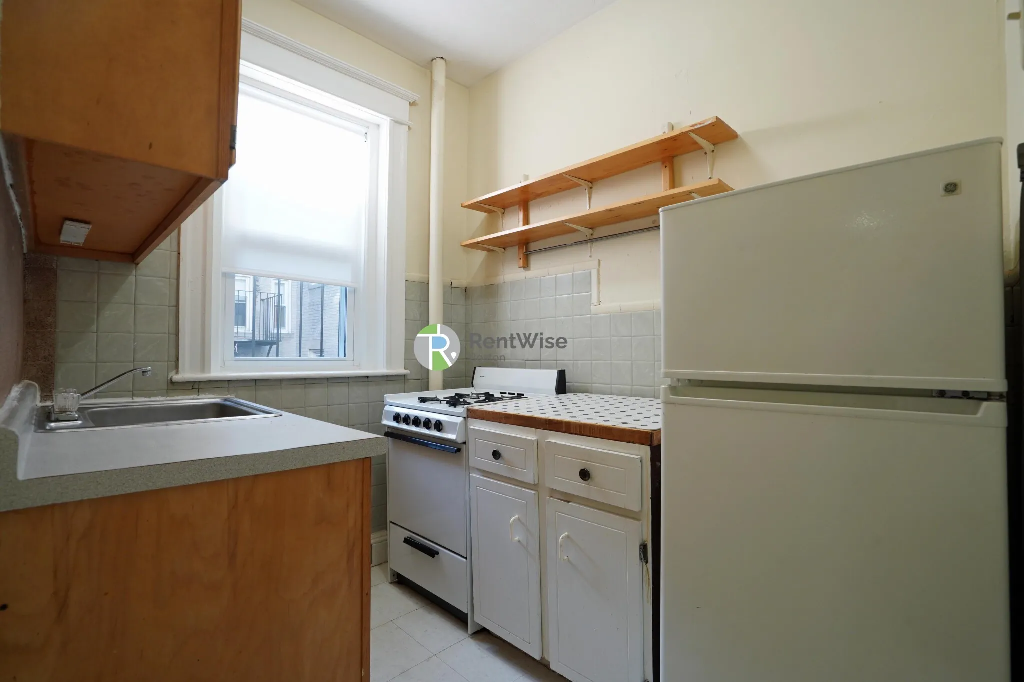 1 bed, 1 bath apartment for rent at 68 Woodstock Ave Unit 11, Brighton — photo 7 of 22