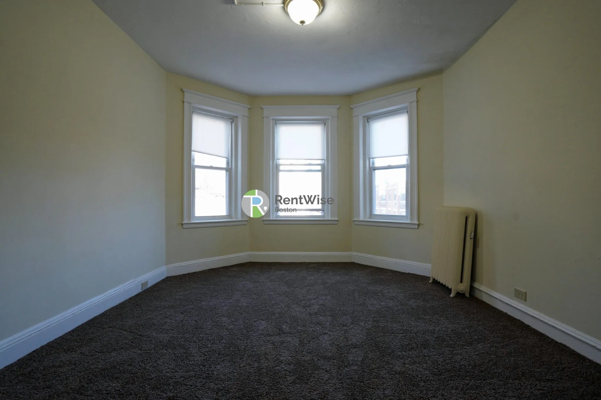 1 bed, 1 bath apartment for rent at 68 Woodstock Ave Unit 11, Brighton