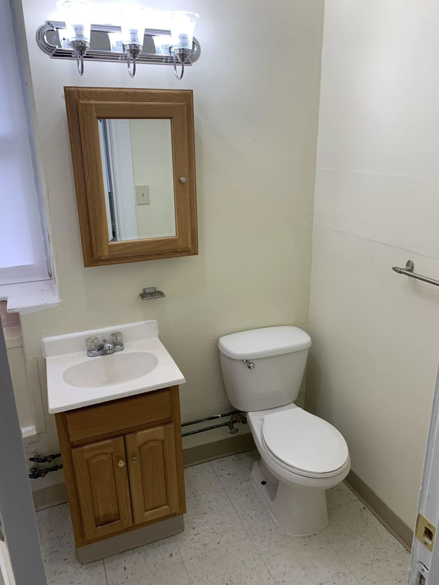1 bed, 1 bath apartment for rent at 68 Woodstock Ave Unit 12, Brighton — photo 12 of 18