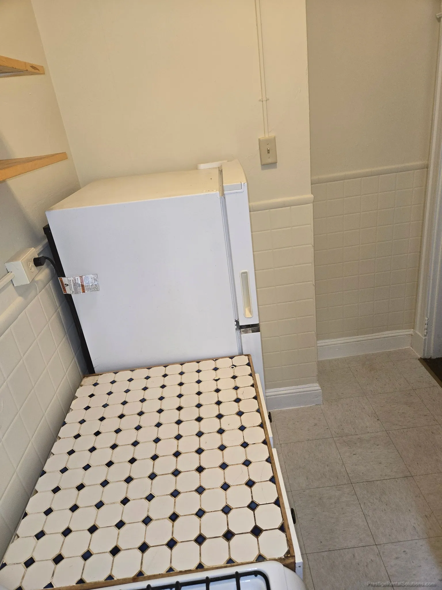 1 bed, 1 bath apartment for rent at 68 Woodstock Ave Unit 12, Brighton — photo 4 of 18
