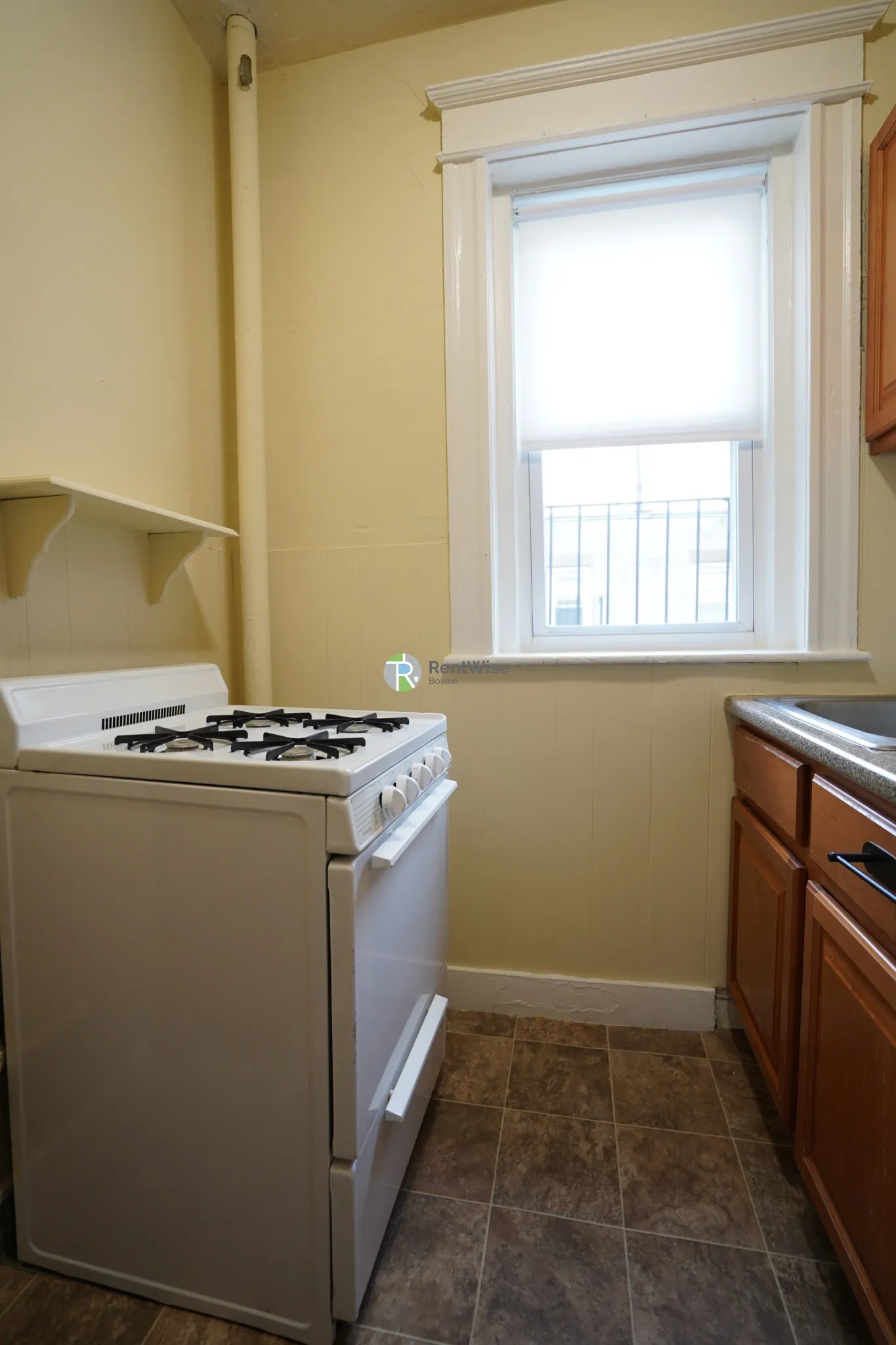 1 bed, 1 bath apartment for rent at 68 Woodstock Ave Unit 14, Brighton — photo 9 of 18
