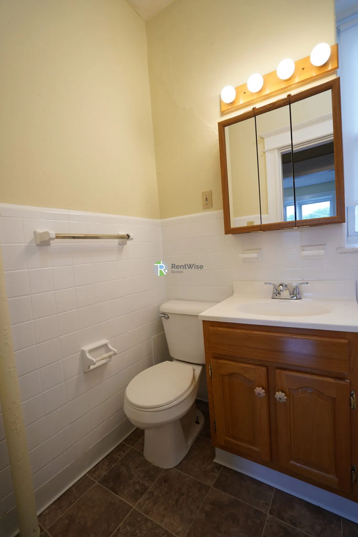 1 bed, 1 bath apartment for rent at 68 Woodstock Ave Unit 14, Brighton — photo 4 of 18