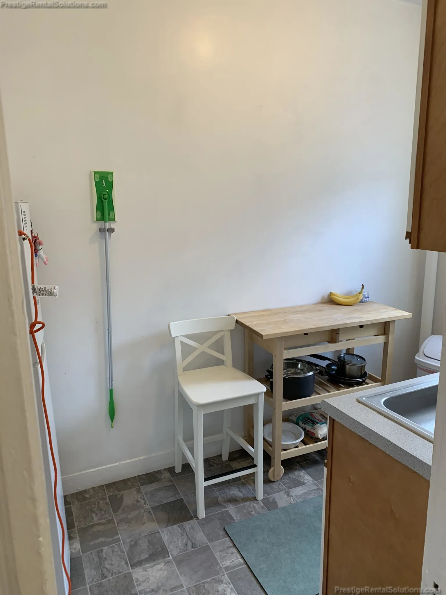 Studio bed, 1 bath apartment for rent at 68 Woodstock Ave Unit 16, Brighton — photo 5 of 12