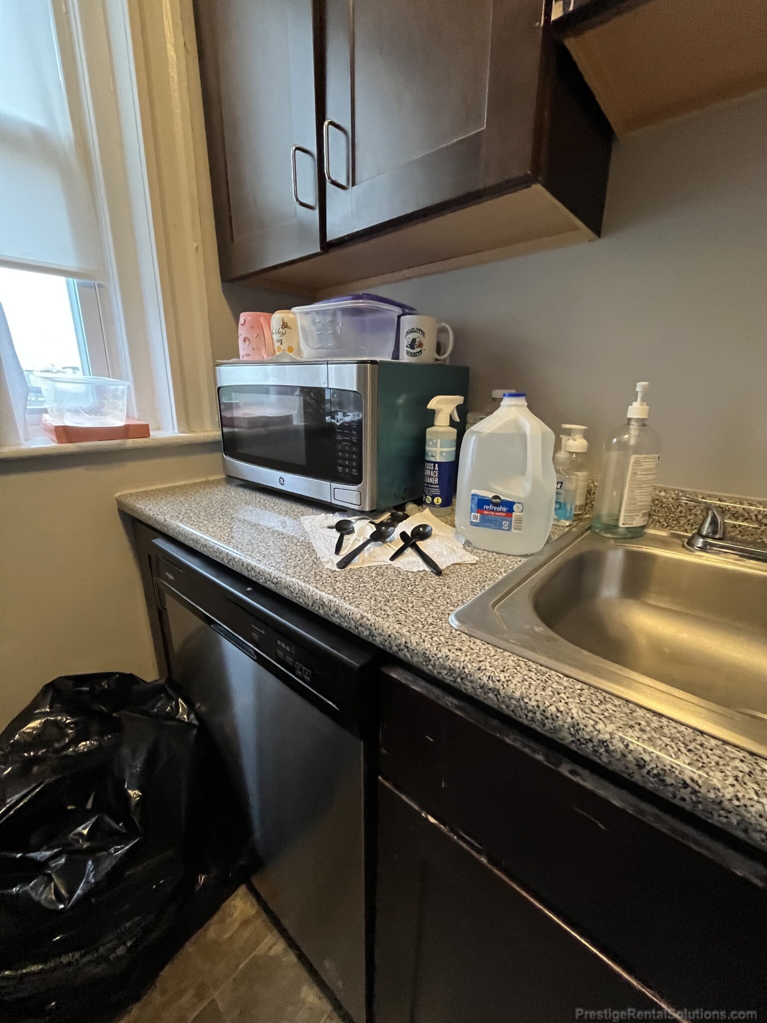 1 split bed, 1 bath apartment for rent at 68 Woodstock Ave Unit 19, Brighton — photo 3 of 10