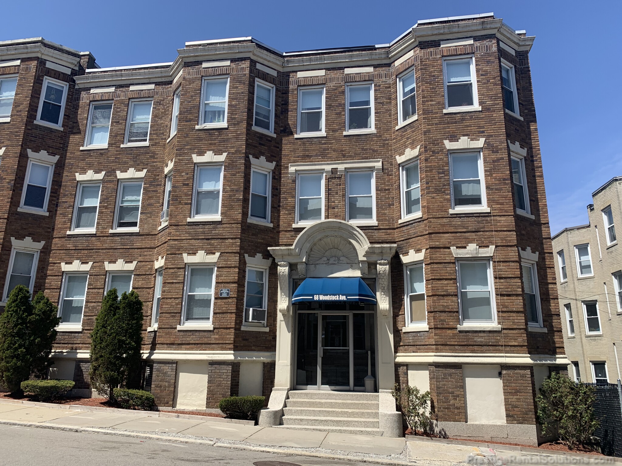 1 split bed, 1 bath apartment for rent at 68 Woodstock Ave Unit 19, Brighton — photo 10 of 10