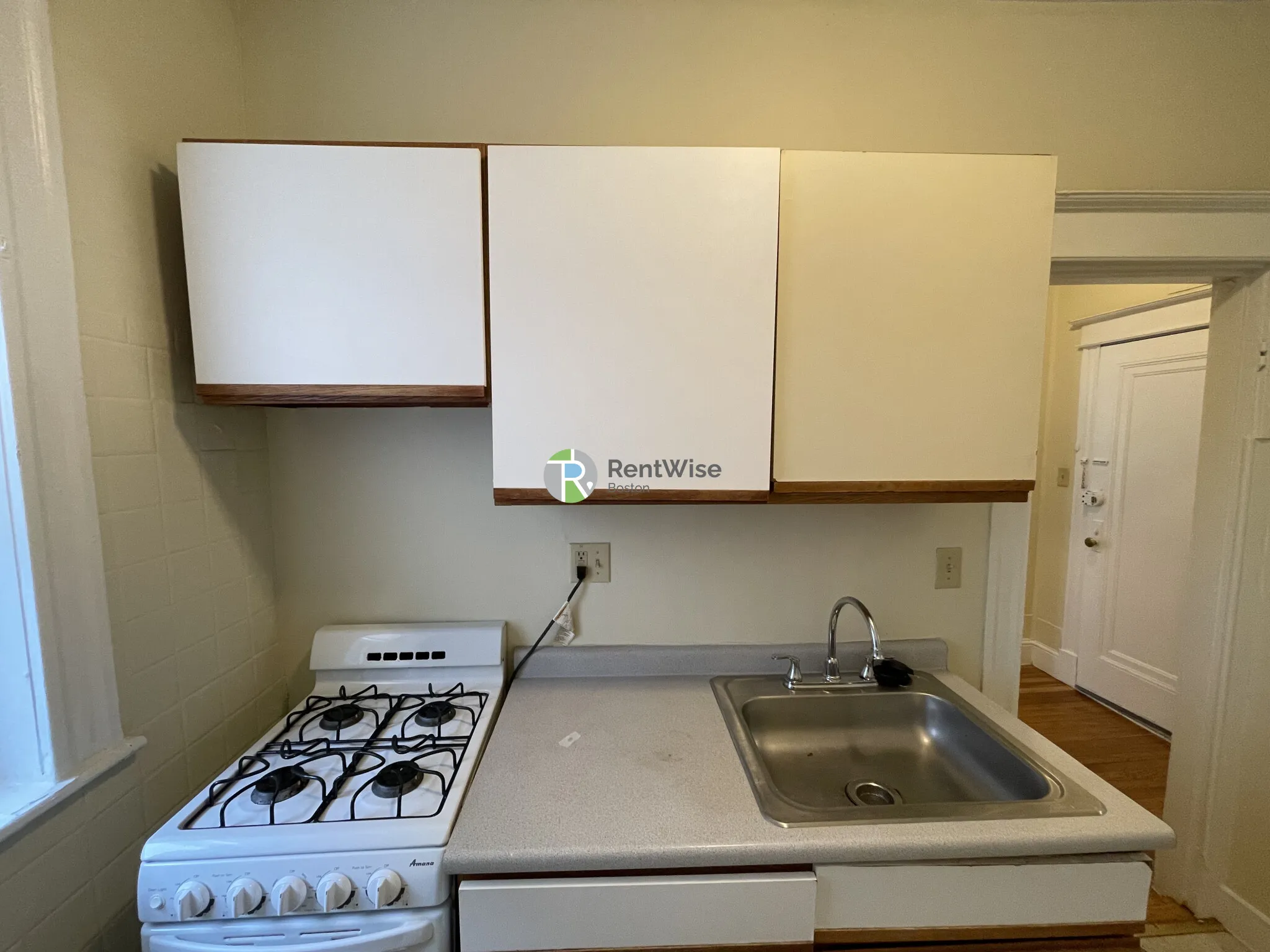 Studio bed, 1 bath apartment for rent at 68 Woodstock Ave Unit 3, Brighton — photo 10 of 24