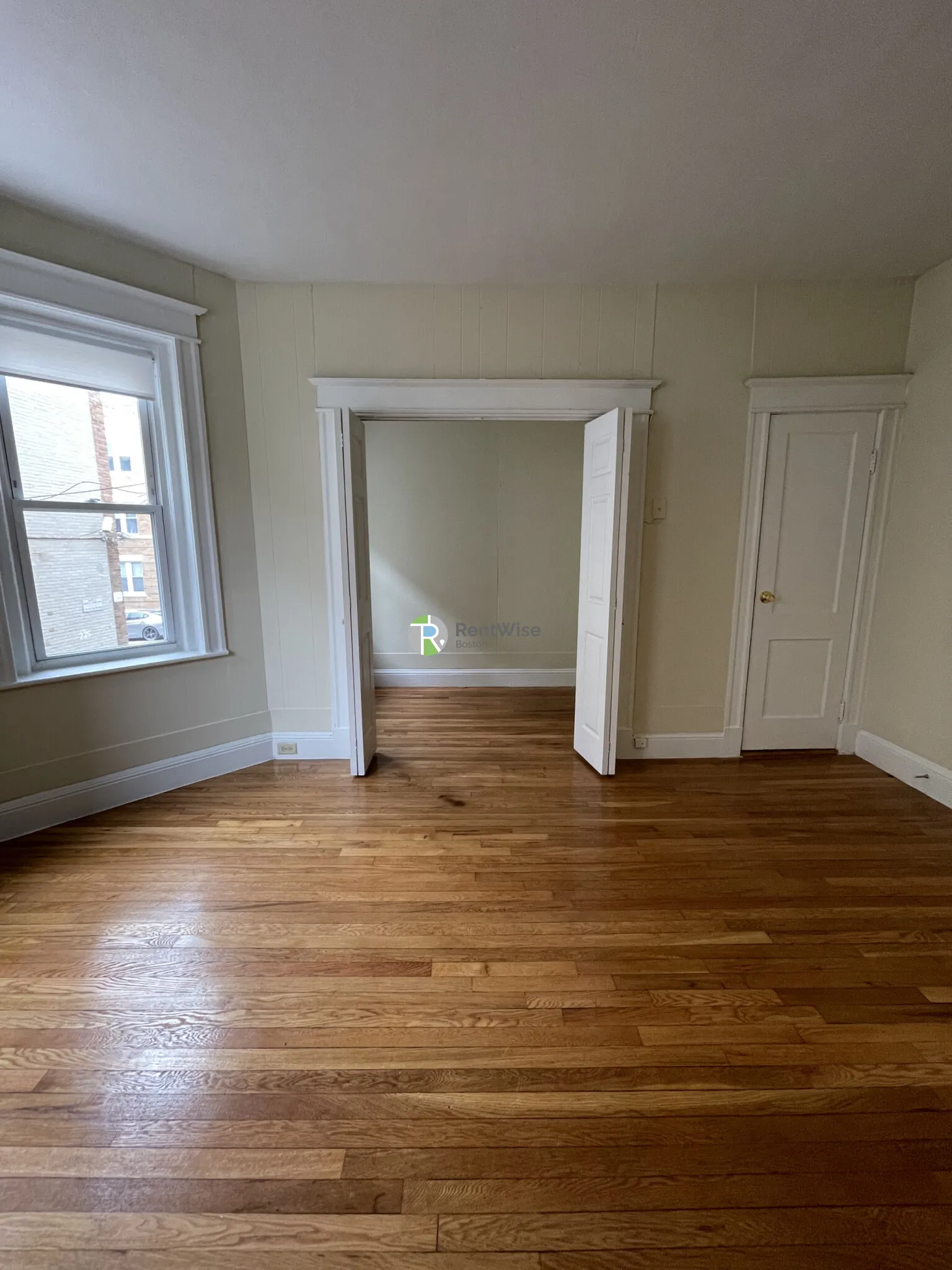 Studio bed, 1 bath apartment for rent at 68 Woodstock Ave Unit 3, Brighton — photo 3 of 24
