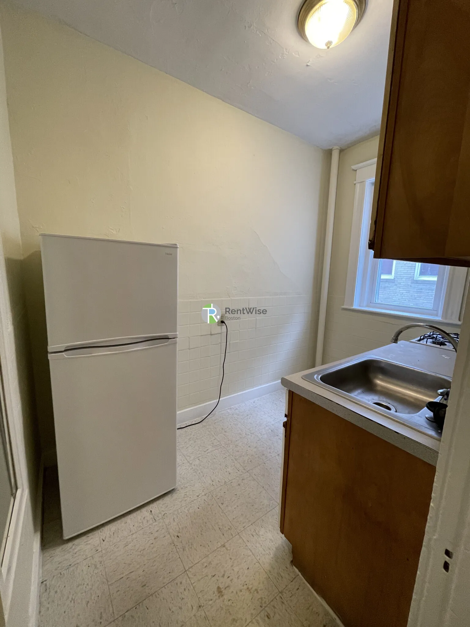 Studio bed, 1 bath apartment for rent at 68 Woodstock Ave Unit 3, Brighton — photo 8 of 24