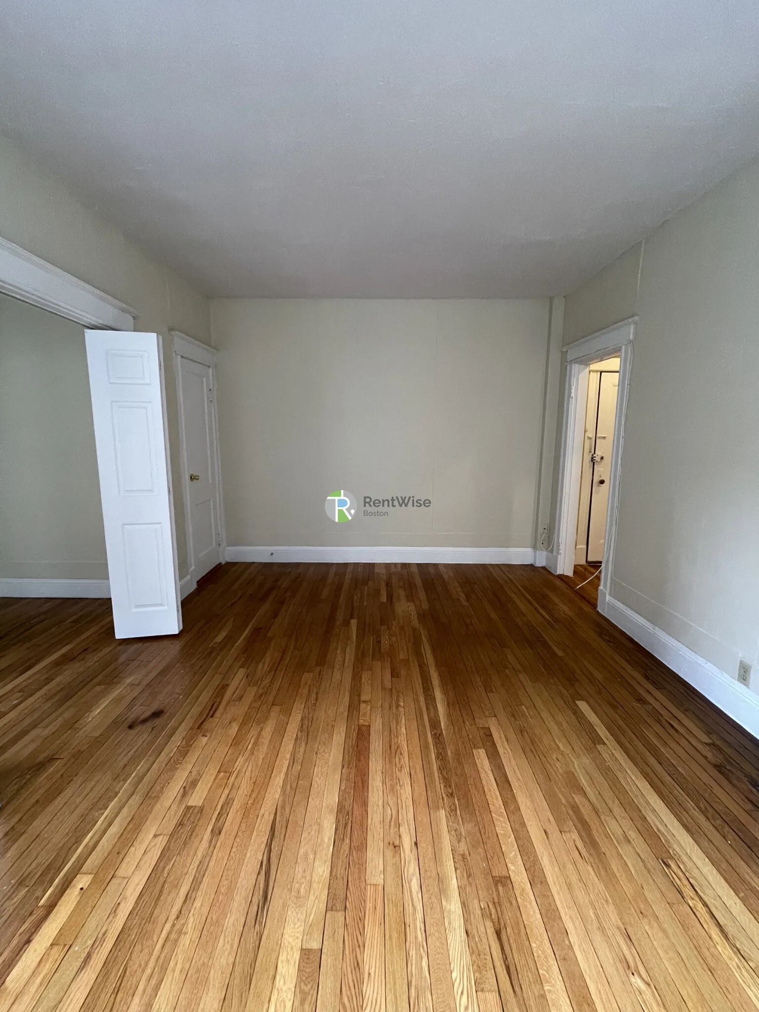 Studio bed, 1 bath apartment for rent at 68 Woodstock Ave Unit 3, Brighton — photo 4 of 24