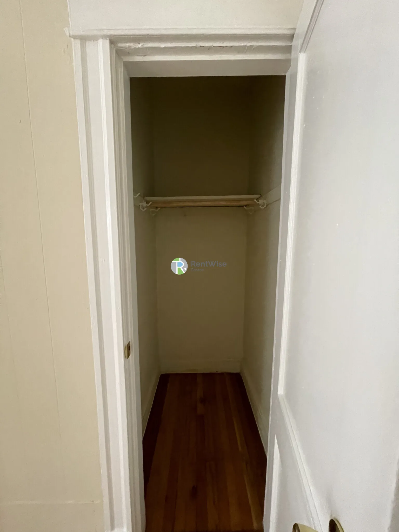 Studio bed, 1 bath apartment for rent at 68 Woodstock Ave Unit 3, Brighton — photo 7 of 24