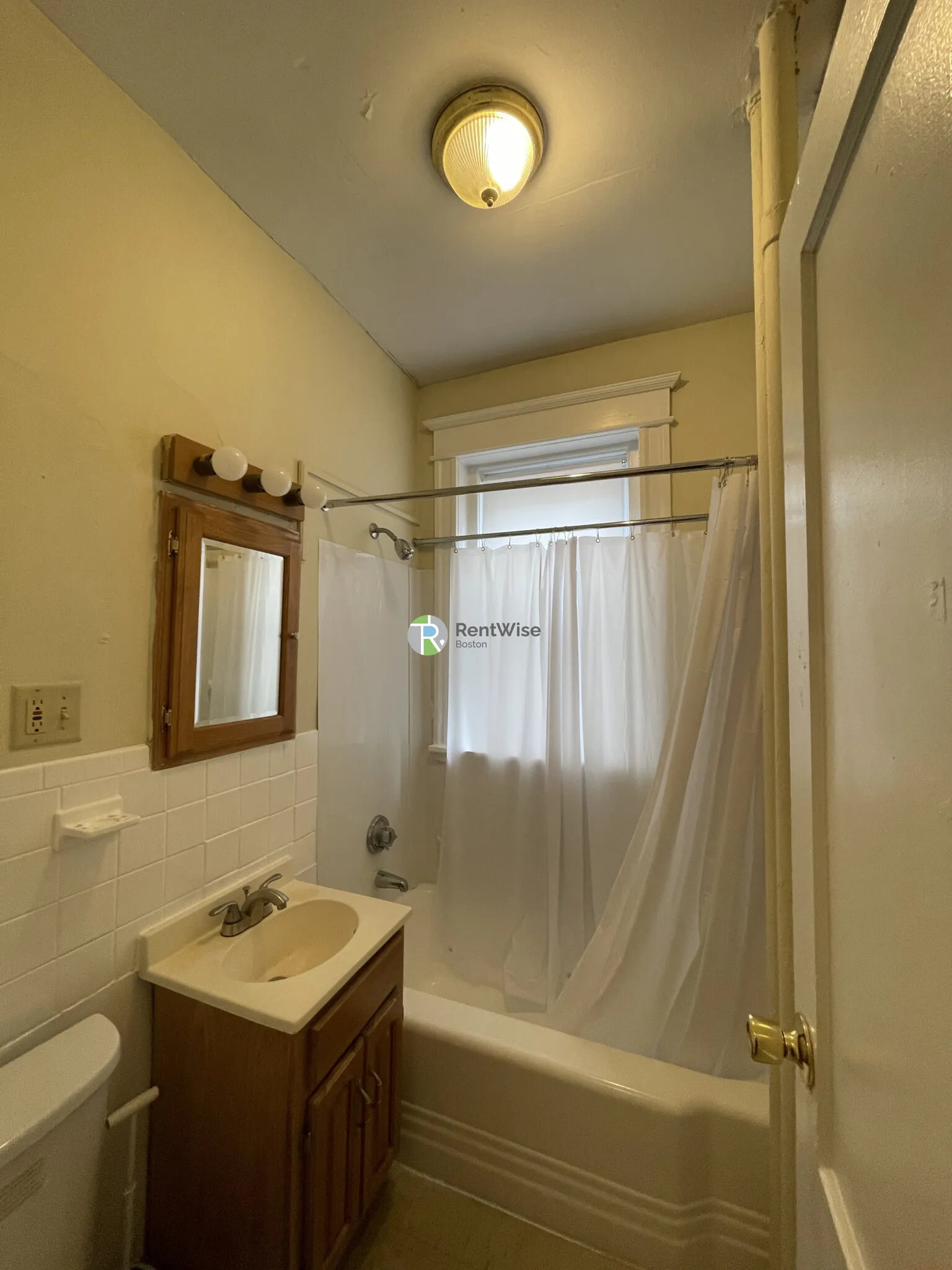 Studio bed, 1 bath apartment for rent at 68 Woodstock Ave Unit 3, Brighton — photo 14 of 24