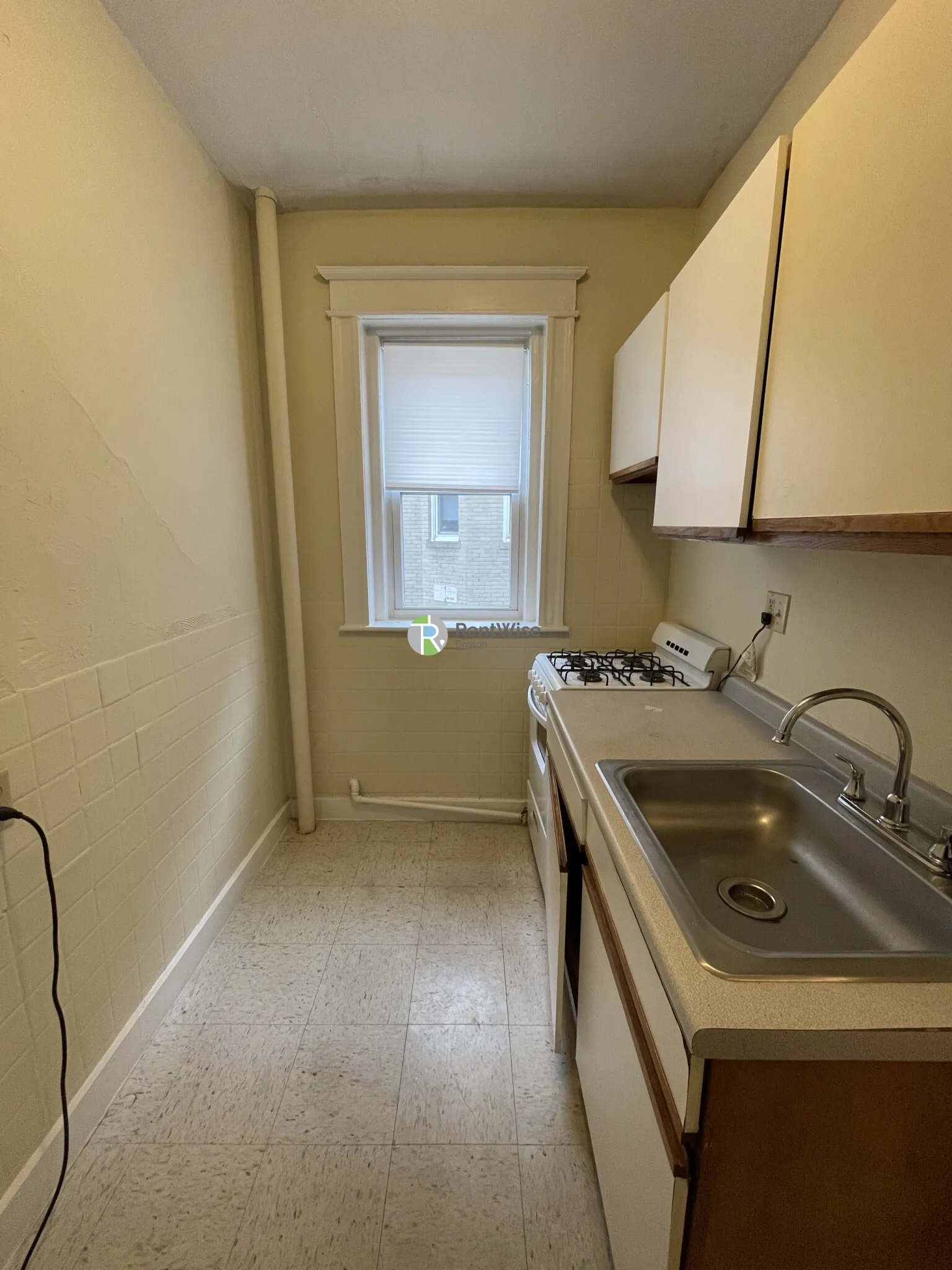 Studio bed, 1 bath apartment for rent at 68 Woodstock Ave Unit 3, Brighton — photo 11 of 24
